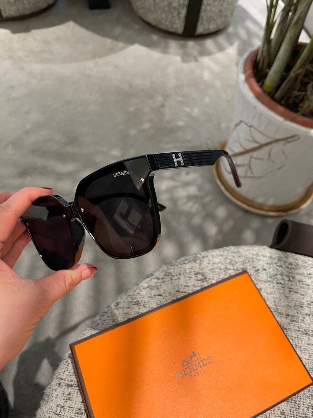 Hermès Signature Minimalist Shades - Picture 3 of 4